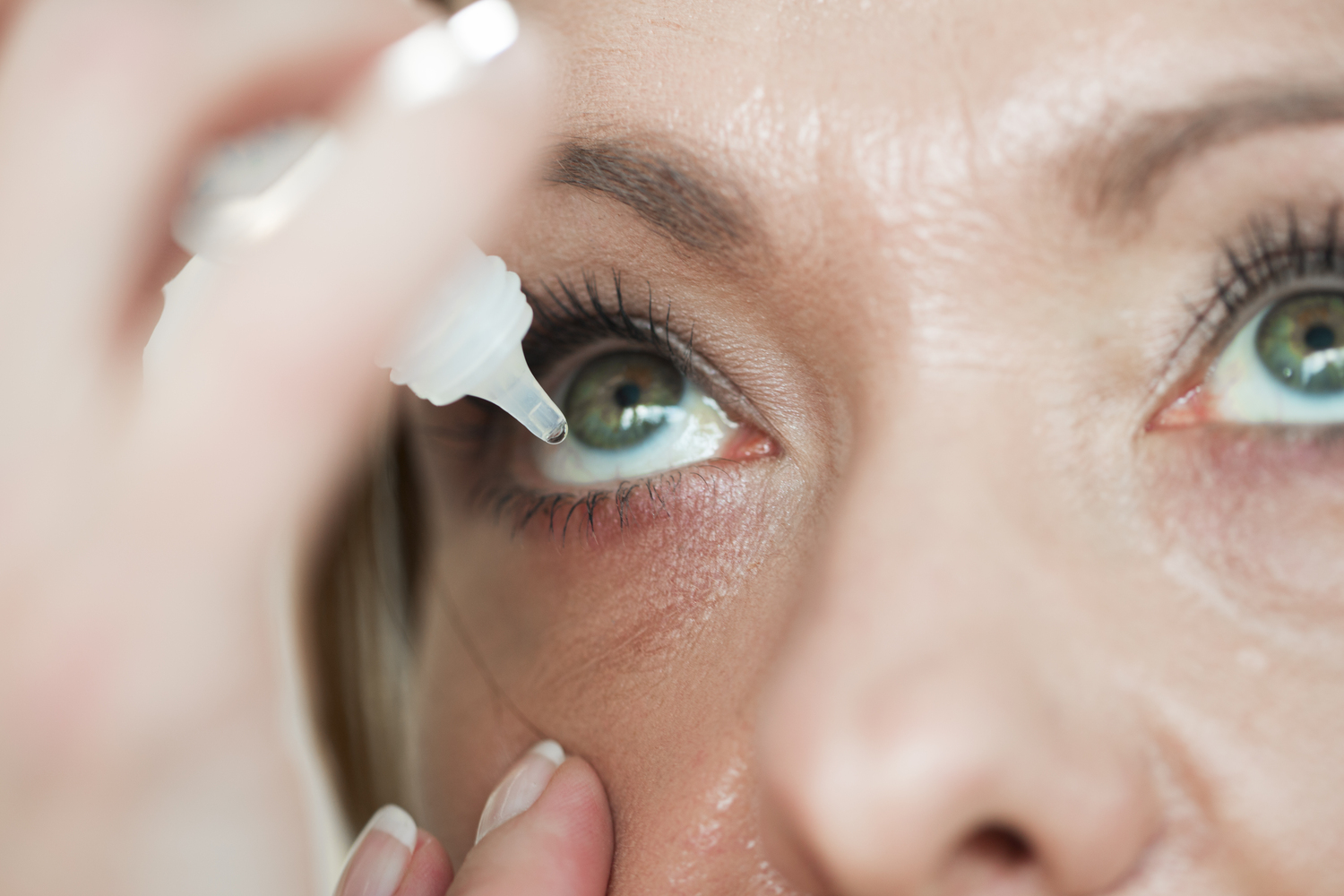 Sécheresse oculaire : Causes, symptômes et traitements | Elsan